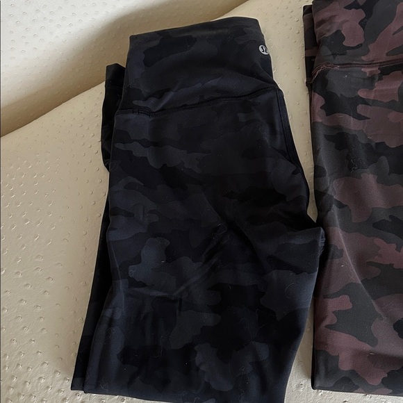 Athletic Leggings Bundle - Black, Camo & Gray Print lulu lemon - Picture 2 of 4